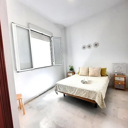 Apartment Budget And Lovely Setas *