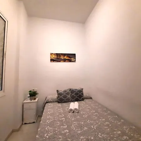Apartment Budget And Lovely Setas